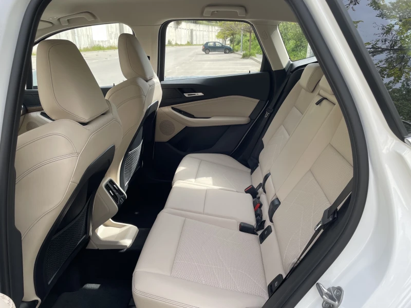 BMW 2 Active Tourer Steptronic Линия Luxury, снимка 9 - Автомобили и джипове - 50455374