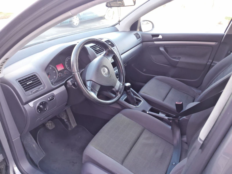 VW Golf 1.9 tdi, снимка 10 - Автомобили и джипове - 52505776