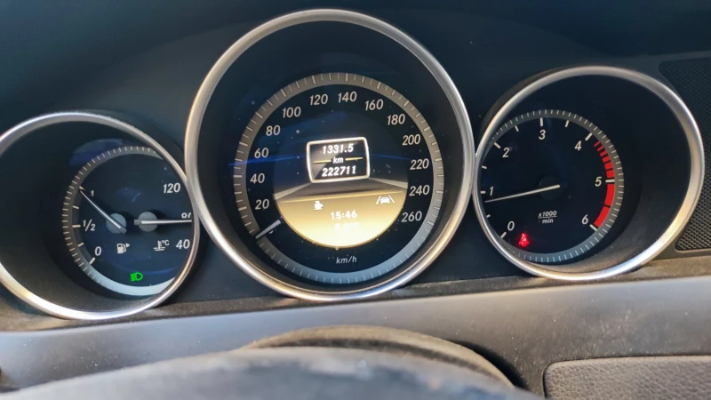 Mercedes-Benz C 180 S204, снимка 4 - Автомобили и джипове - 52873580