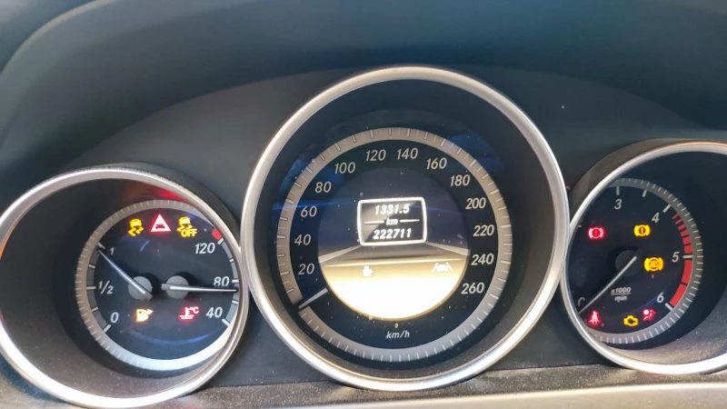 Mercedes-Benz C 180 S204, снимка 6 - Автомобили и джипове - 52873580