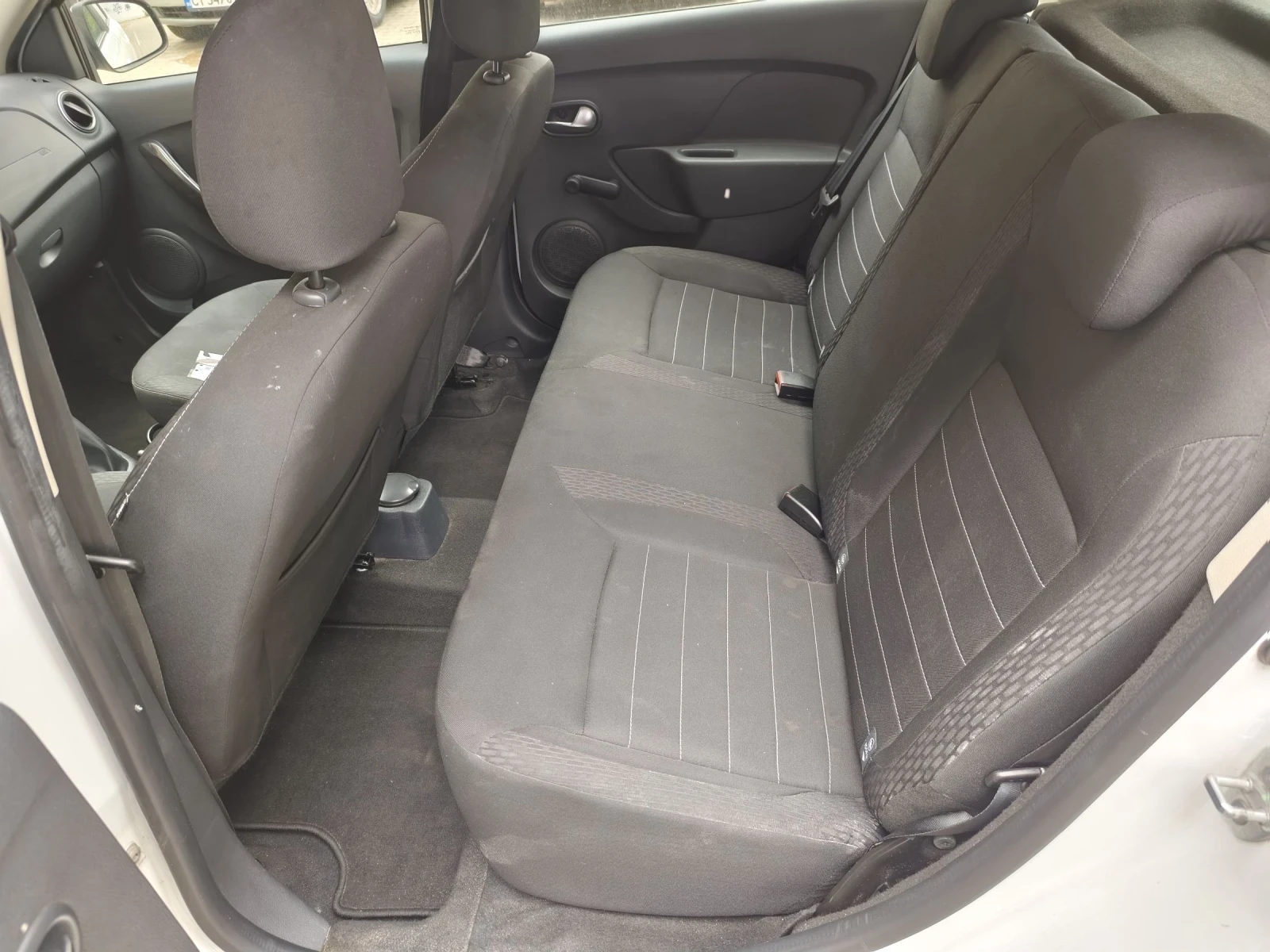 Dacia Sandero 1.5 cdi - изображение 8
