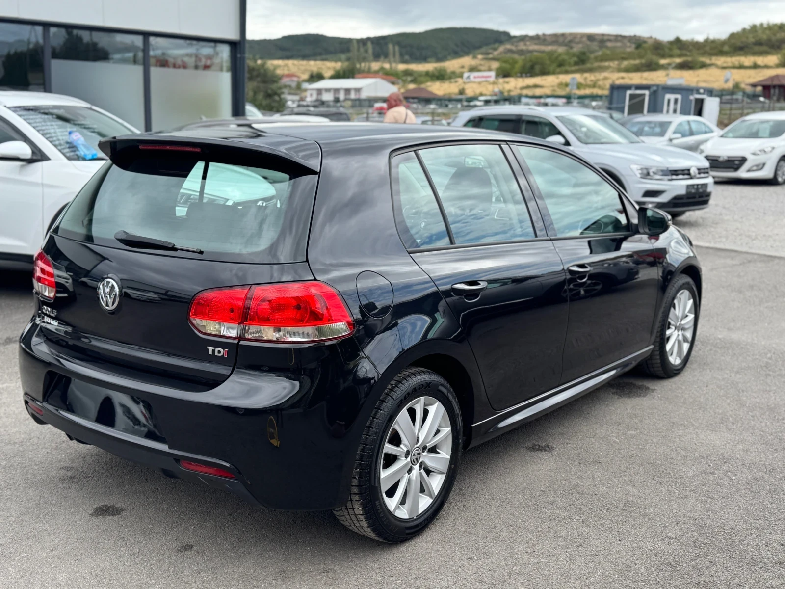 VW Golf 1.6TDI SPORT EDITION - изображение 4