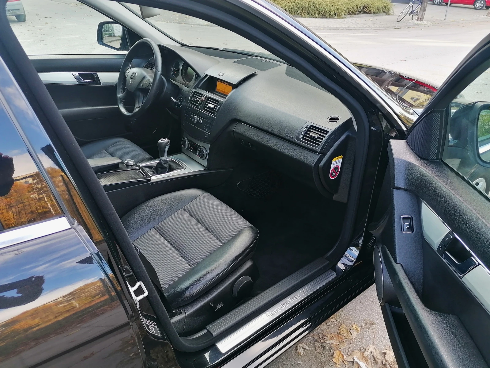 Mercedes-Benz C 180 Avangarde 1.8 kompressor 156k.c - изображение 8