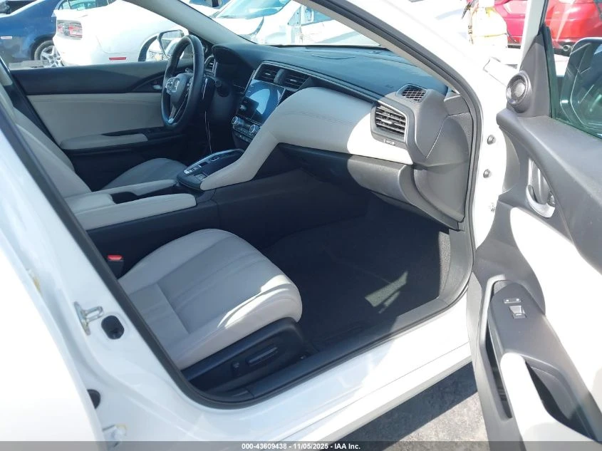 Honda Insight 1.5L I-4 DOHC, VVT, 107HP Front Wheel Drive - изображение 10