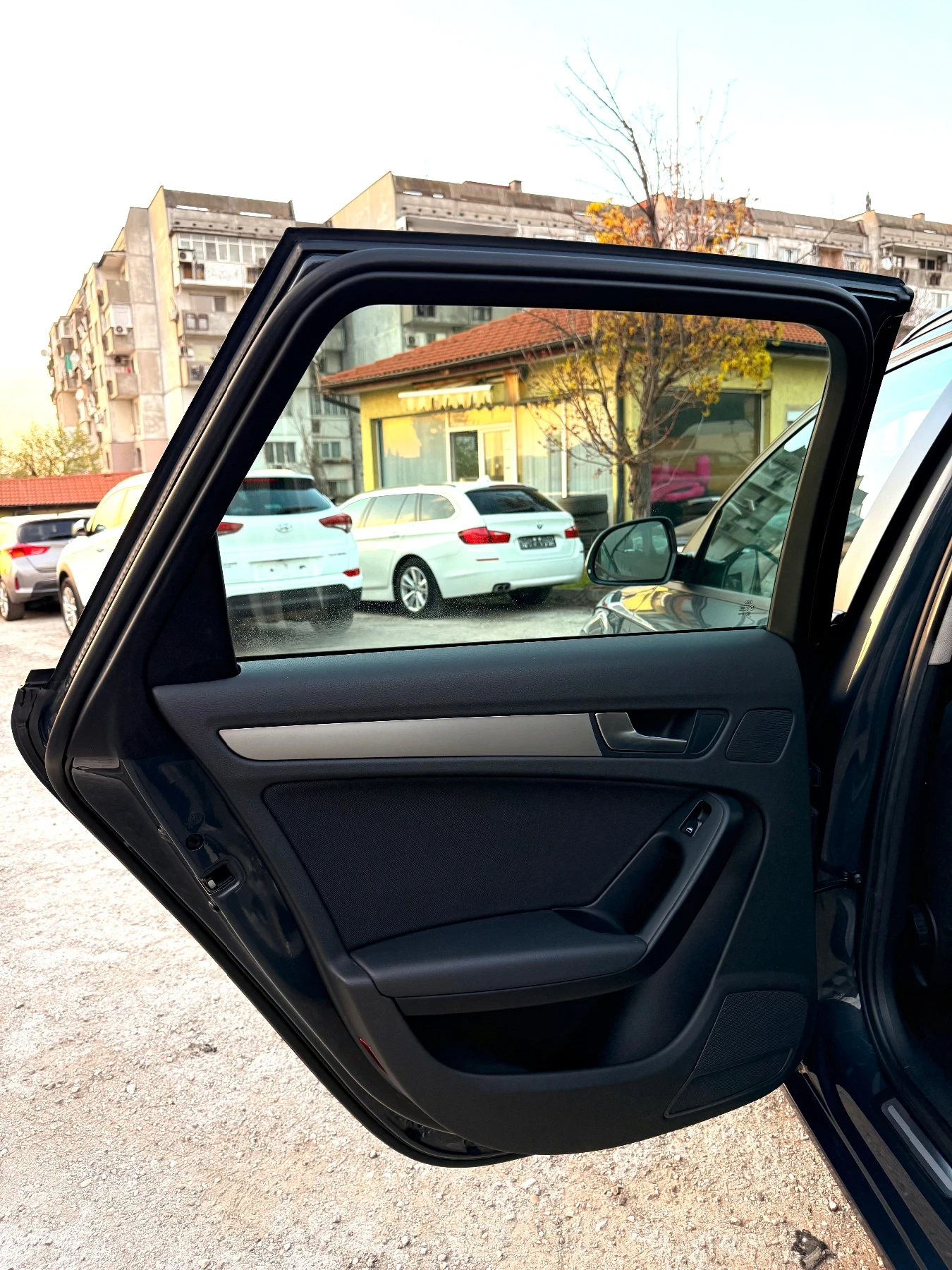 Audi A4 2.0TDI* MEDIA, снимка 13 - Автомобили и джипове - 54207951