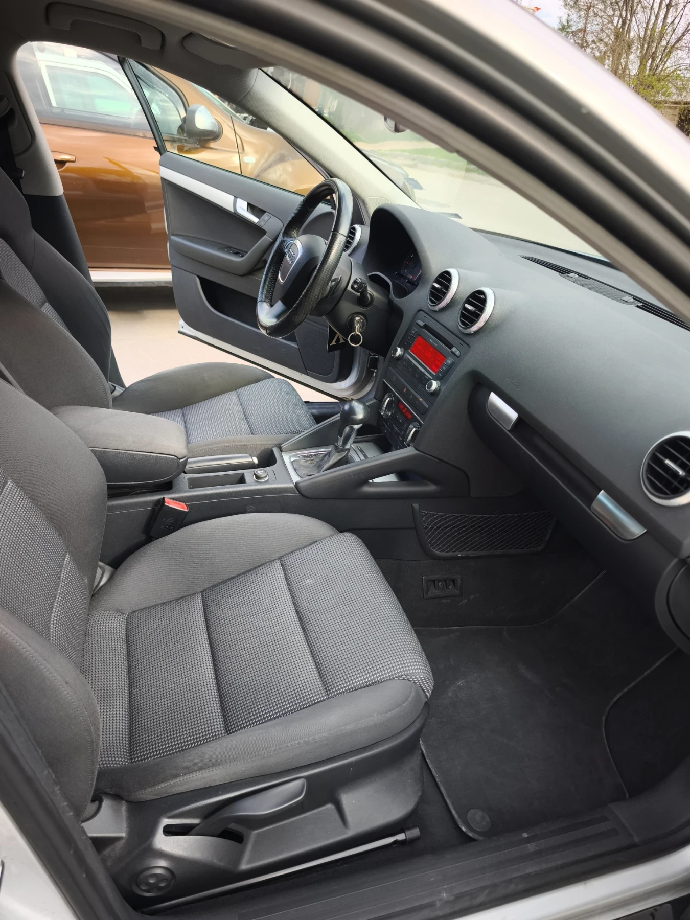 Audi A3 1.8 T, снимка 10 - Автомобили и джипове - 54246070