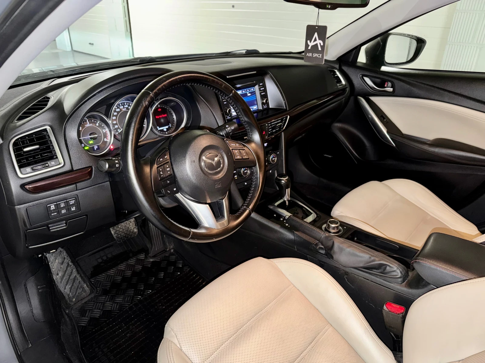 Mazda 6 2.2D, автоматик, кожа, навигация, Bose, снимка 8 - Автомобили и джипове - 54315595