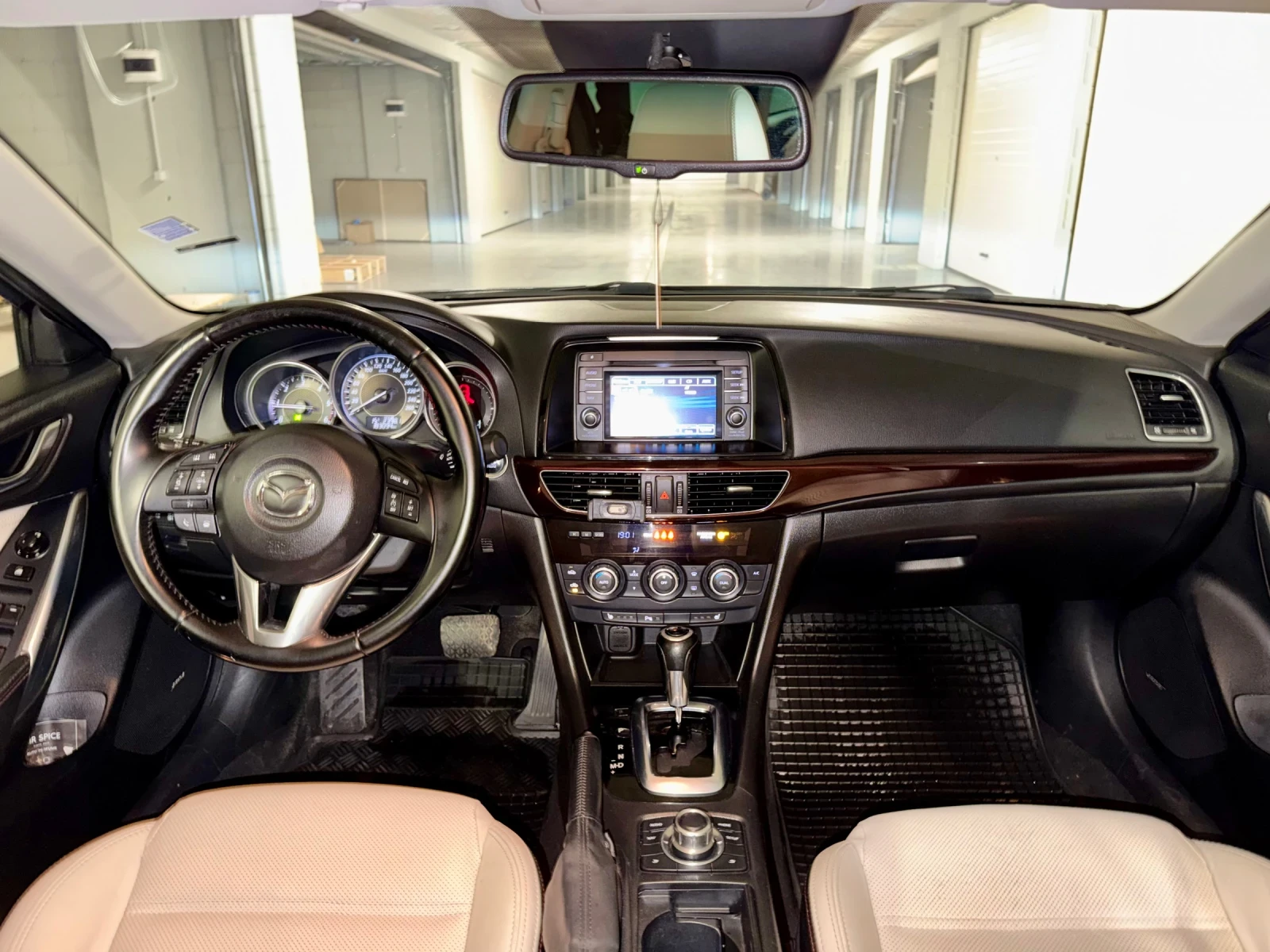Mazda 6 2.2D, автоматик, кожа, навигация, Bose, снимка 7 - Автомобили и джипове - 54315595