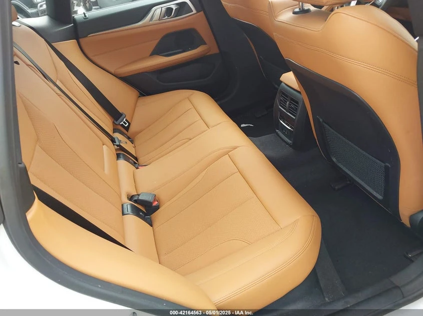 BMW i4 eDrive35 Gran Coupe, снимка 8 - Автомобили и джипове - 54378642