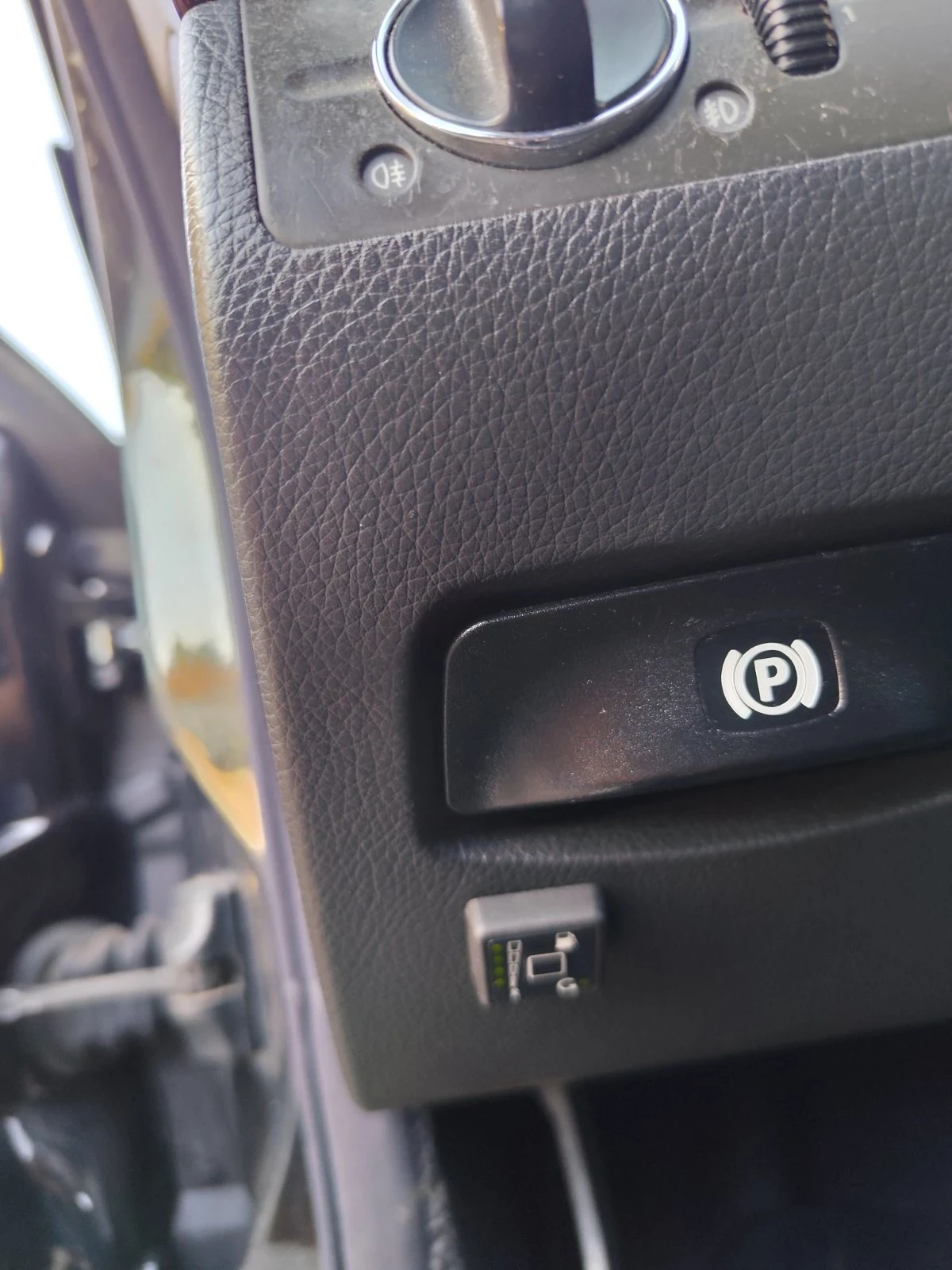 Mercedes-Benz E 320 ГАЗОВ ИНЖЕКЦИОН, снимка 11 - Автомобили и джипове - 54580528