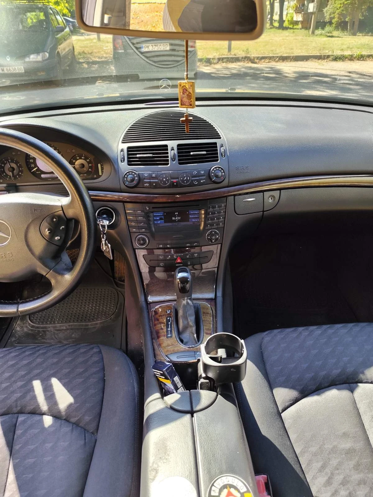 Mercedes-Benz E 320 ГАЗОВ ИНЖЕКЦИОН, снимка 15 - Автомобили и джипове - 54580528
