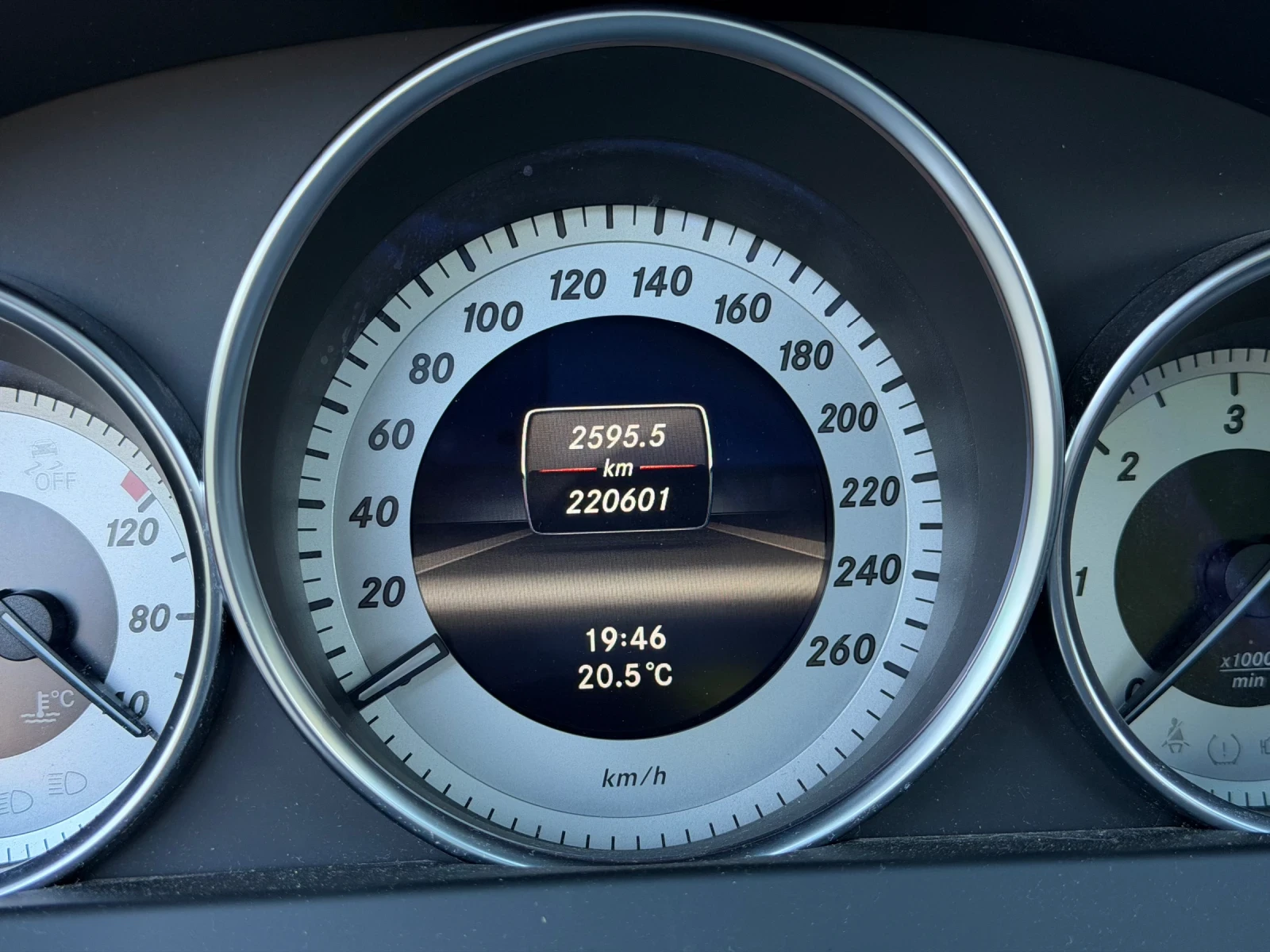 Mercedes-Benz C 220 COUPE / FACE / PANORAMA , снимка 9 - Автомобили и джипове - 54906299