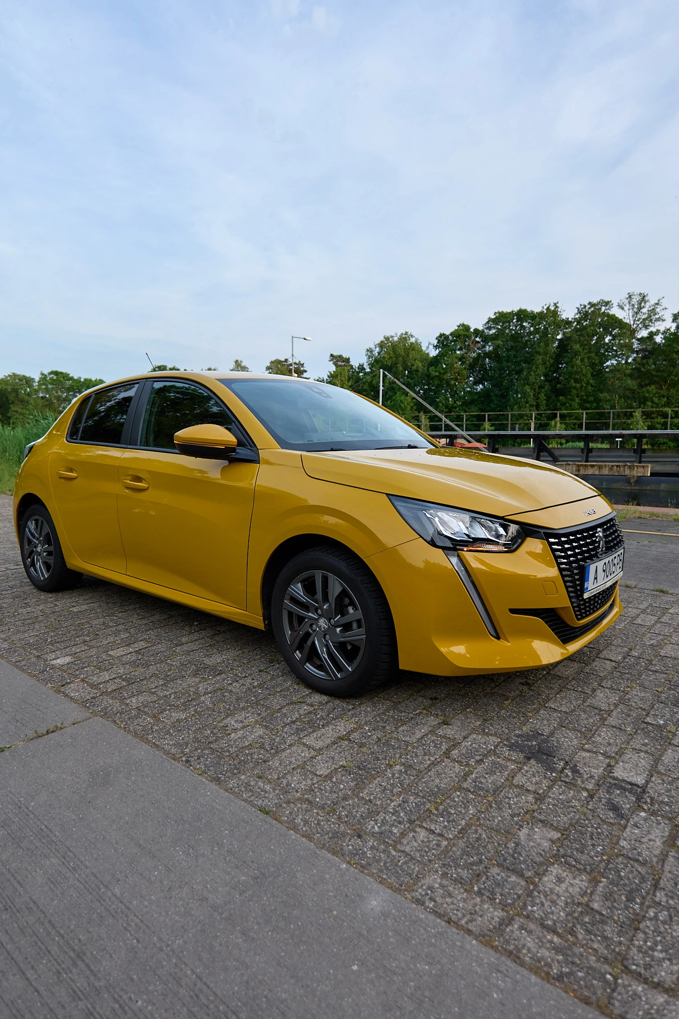 Peugeot 208, снимка 2 - Автомобили и джипове - 54974347
