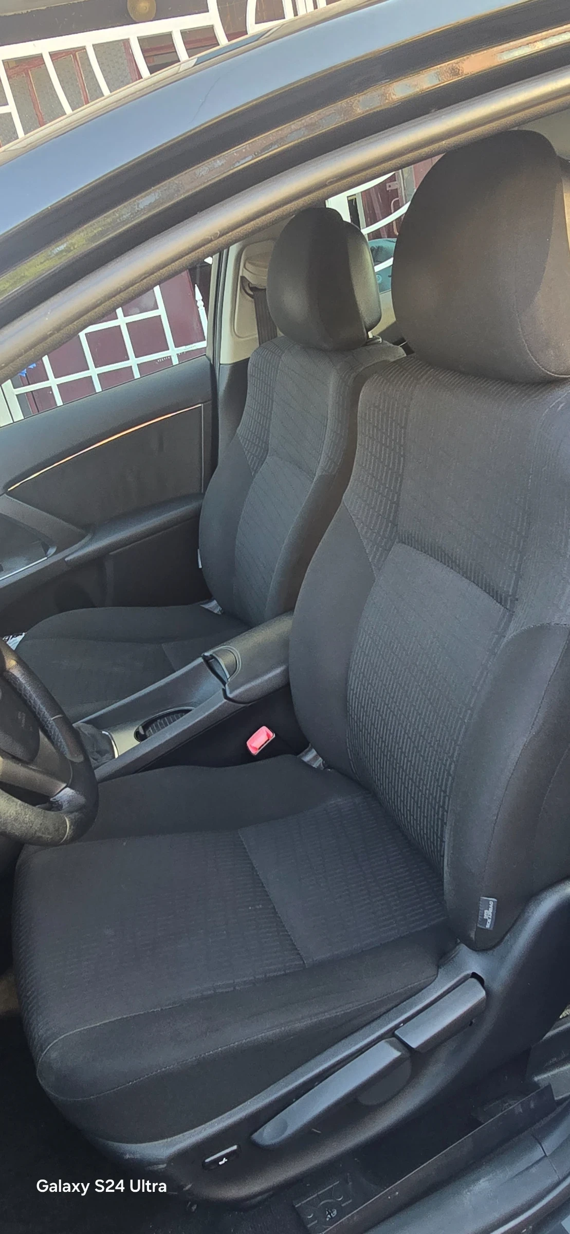 Toyota Avensis 2.2 D-4D Executive, снимка 15 - Автомобили и джипове - 55593163