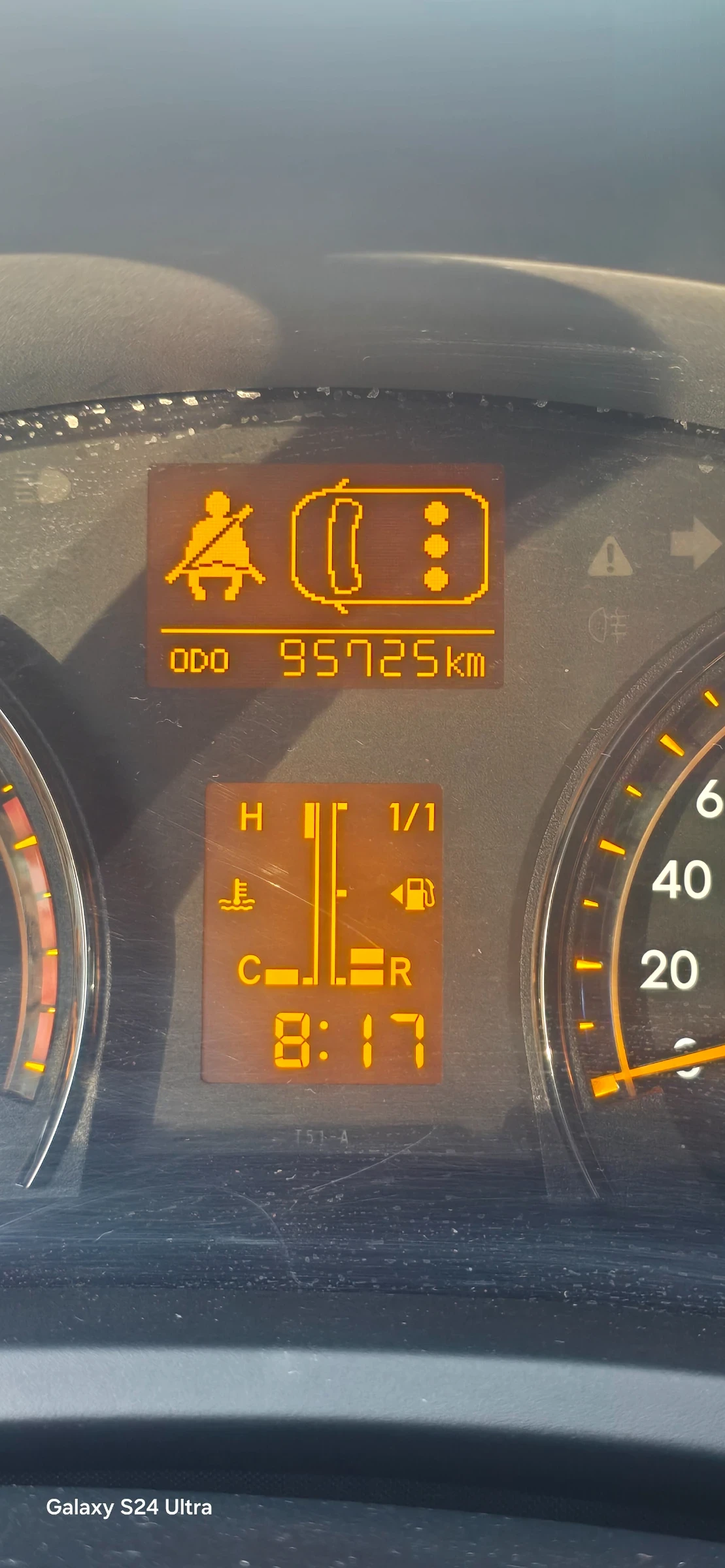 Toyota Avensis 2.2 D-4D Executive, снимка 16 - Автомобили и джипове - 55593163