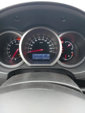 Suzuki Grand vitara 2.4, снимка 8 - Автомобили и джипове - 53658509