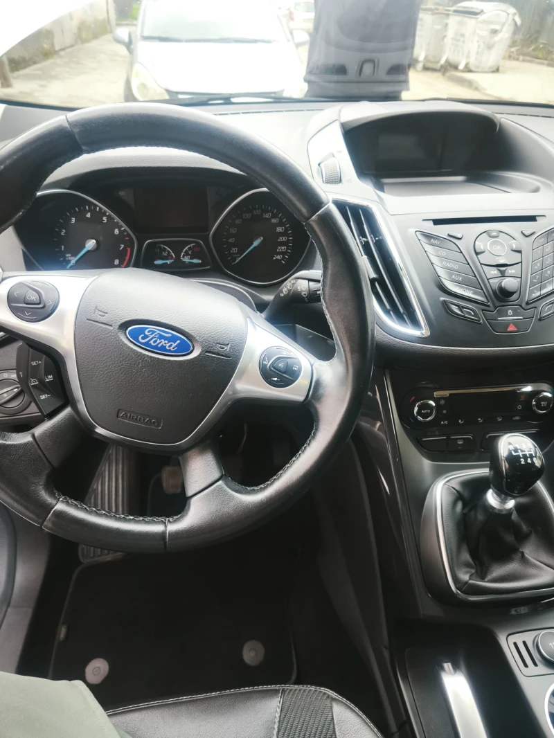 Ford Kuga 1.5 Ecoboost Titanium, снимка 8 - Автомобили и джипове - 52115834