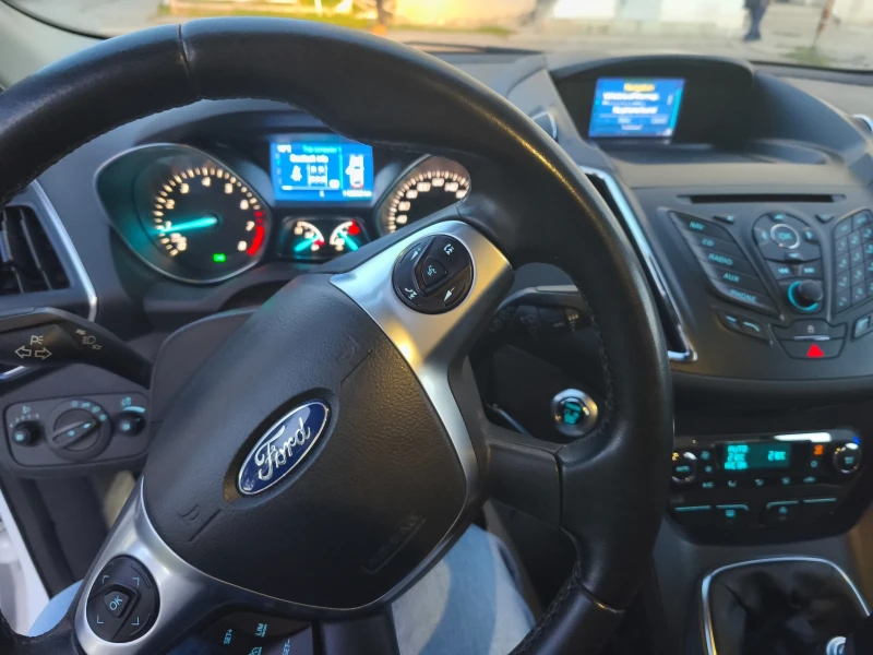 Ford Kuga 1.5 Ecoboost Titanium, снимка 14 - Автомобили и джипове - 52115834