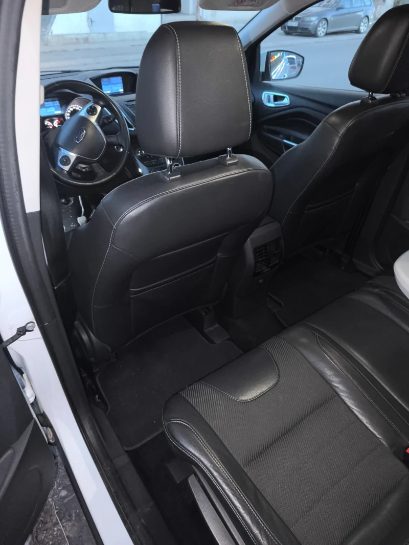 Ford Kuga 1.5 Ecoboost Titanium, снимка 9 - Автомобили и джипове - 52115834