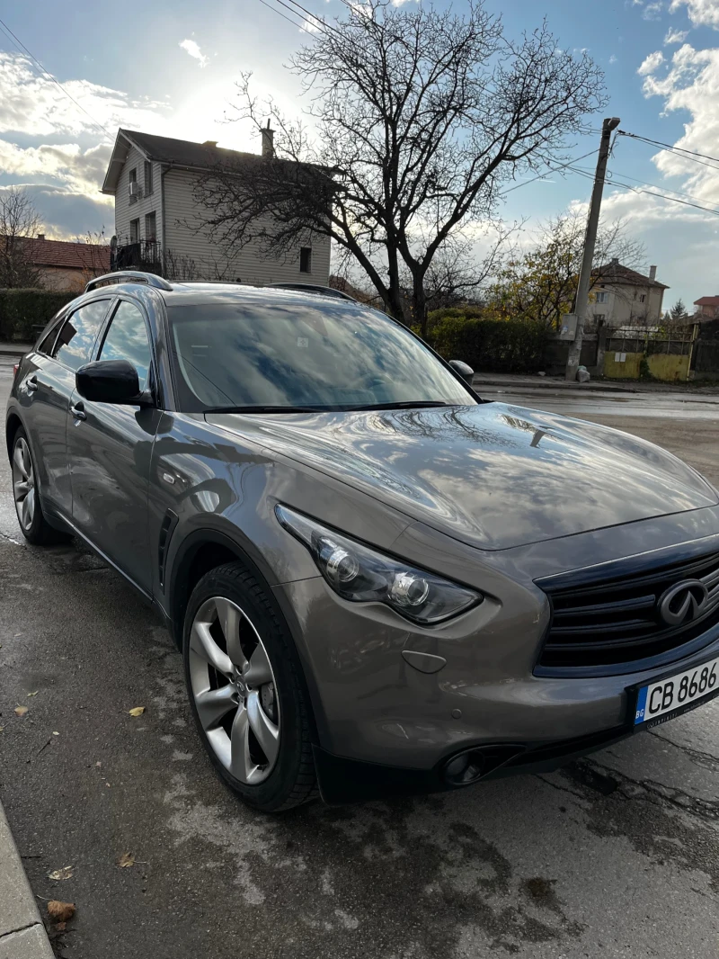 Infiniti QX70