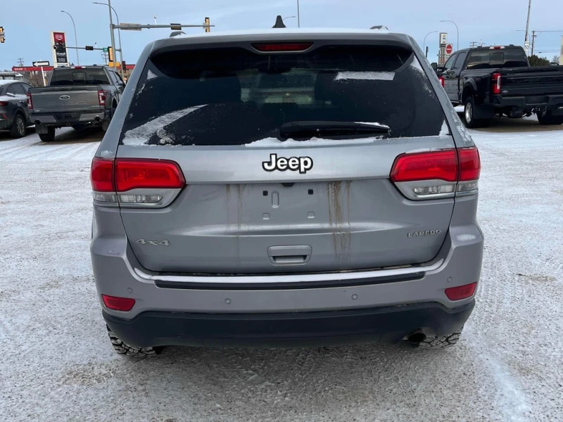 Jeep Grand cherokee * Laredo * CARFAX * БЕЗ ПЪРВОНАЧАЛНА ВНОСКА, снимка 4 - Автомобили и джипове - 53252669