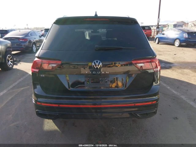 VW Tiguan R-LINE* HEAD UP* KEYLESS* Камера* Digital Cockpit*, снимка 11 - Автомобили и джипове - 53031032