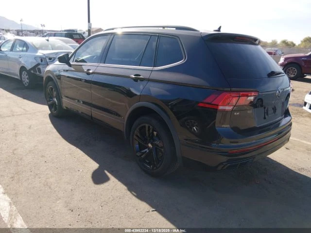 VW Tiguan R-LINE* HEAD UP* KEYLESS* Камера* Digital Cockpit*, снимка 4 - Автомобили и джипове - 53031032