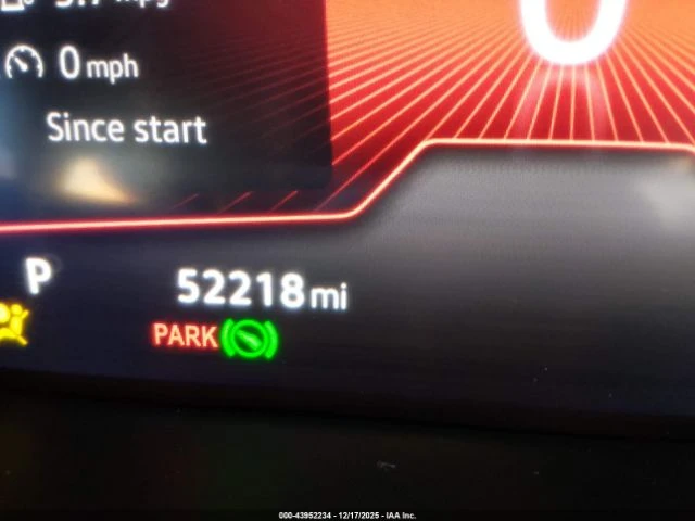 VW Tiguan R-LINE* HEAD UP* KEYLESS* Камера* Digital Cockpit*, снимка 13 - Автомобили и джипове - 53031032