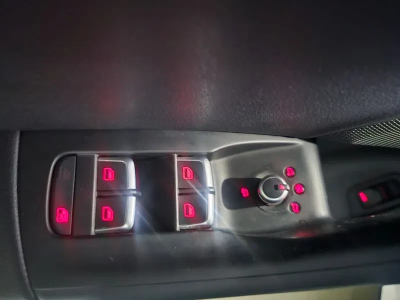 Audi Q3 2.0 TDI Quattro, снимка 15 - Автомобили и джипове - 55128638