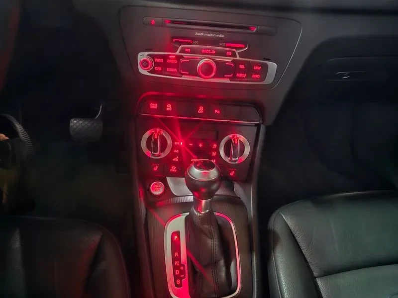 Audi Q3 2.0 TDI Quattro, снимка 17 - Автомобили и джипове - 55128638