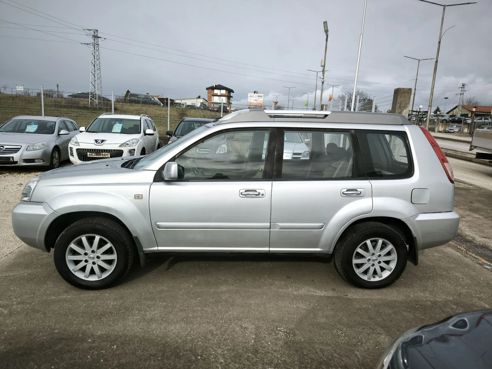 Nissan X-trail 2.5i 4x4 automatic  - изображение 6