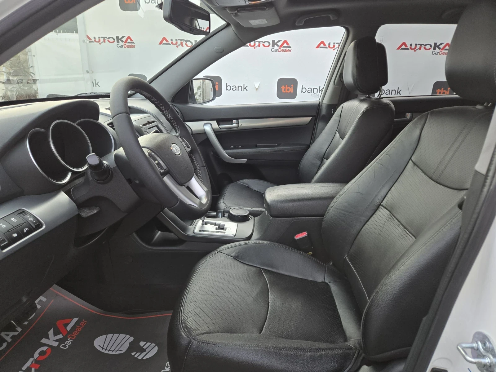 Kia Sorento 2.2CRDI-197кс= АВТОМАТ= 4Х4= KEYLESS= PANORAMA - изображение 7