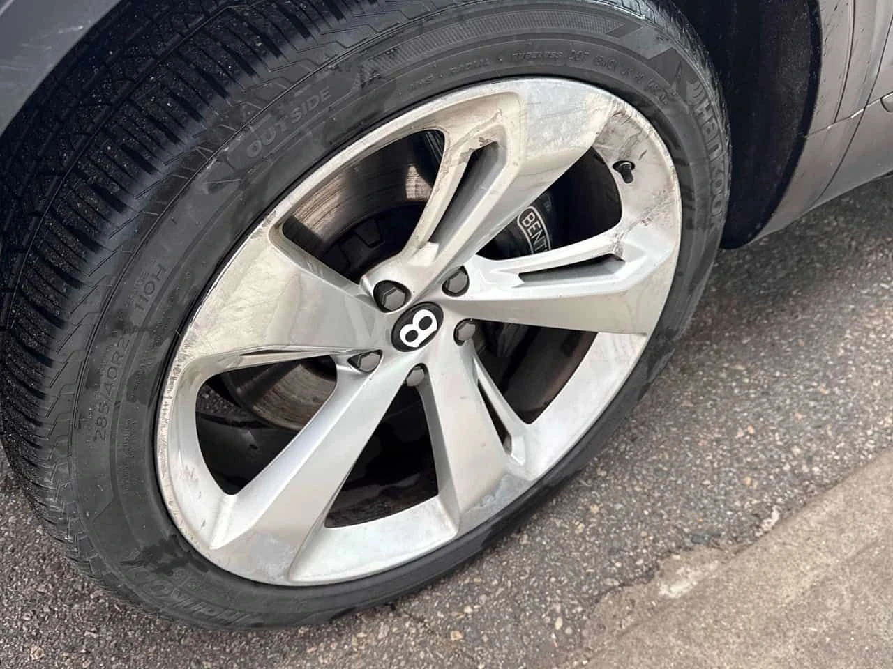 Bentley Bentayga W12 * ДИСТРОНИК* NAIM* МАСАЖИ* ОБДУХВАНЕ*  , снимка 6 - Автомобили и джипове - 53734503