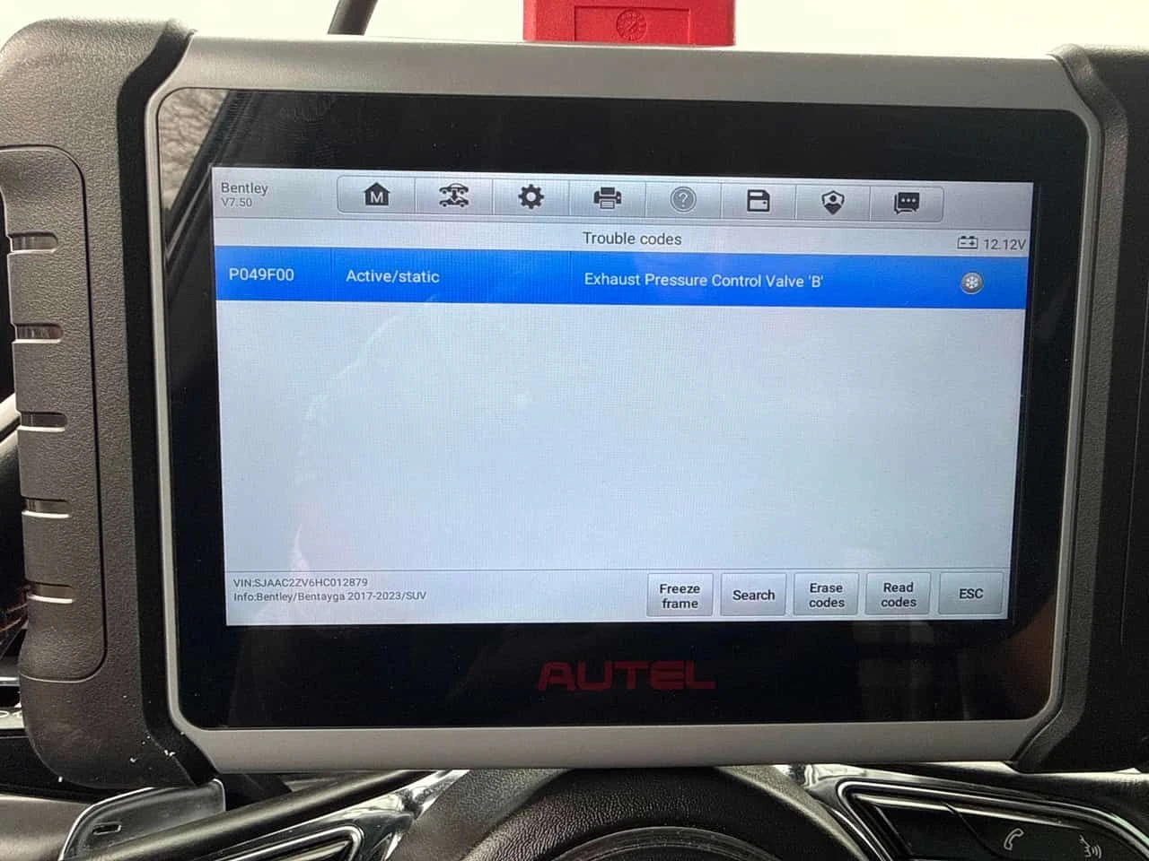 Bentley Bentayga W12 * ДИСТРОНИК* NAIM* МАСАЖИ* ОБДУХВАНЕ*  , снимка 13 - Автомобили и джипове - 53734503