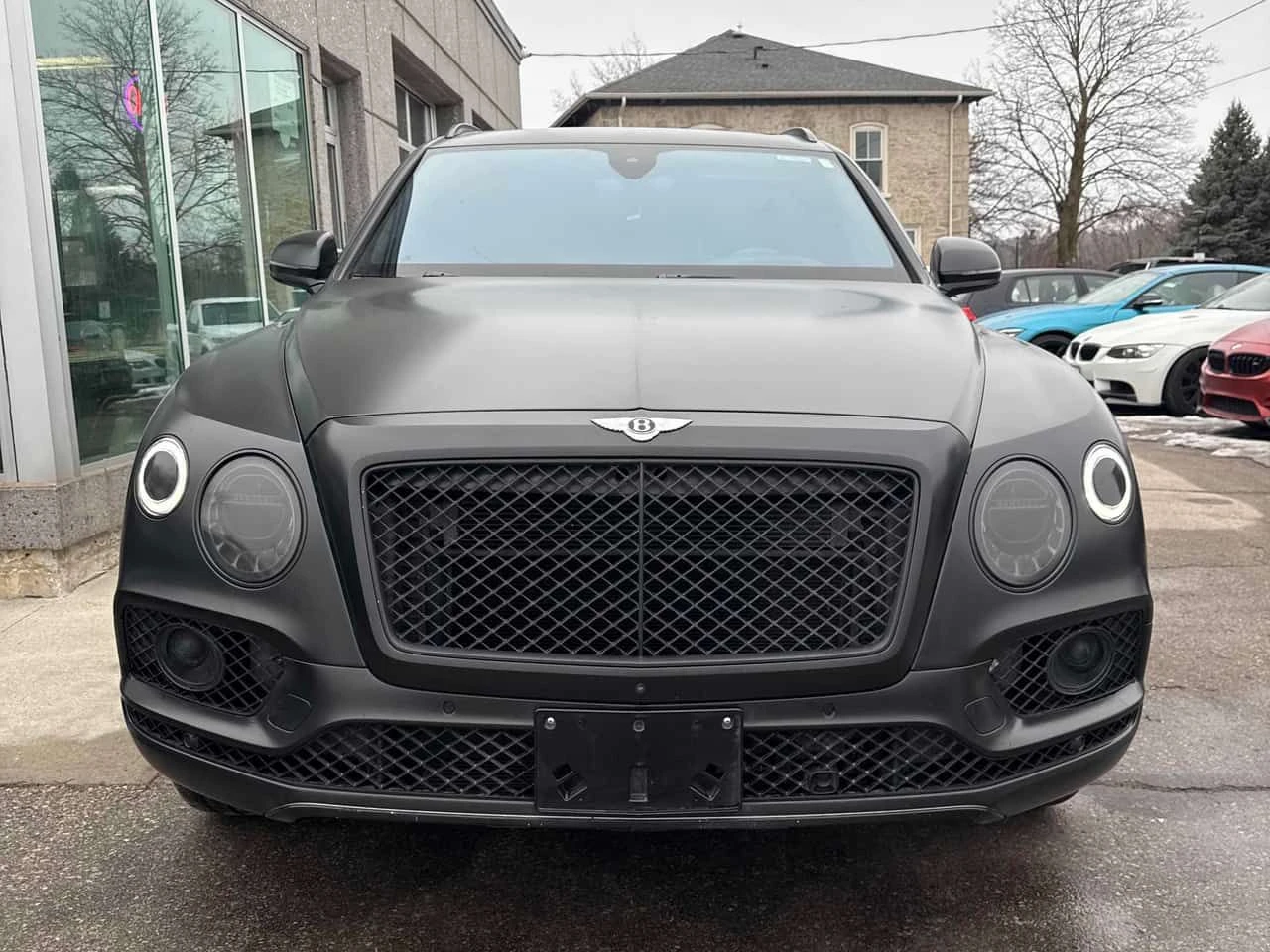 Bentley Bentayga W12 * ДИСТРОНИК* NAIM* МАСАЖИ* ОБДУХВАНЕ*  , снимка 2 - Автомобили и джипове - 53734503