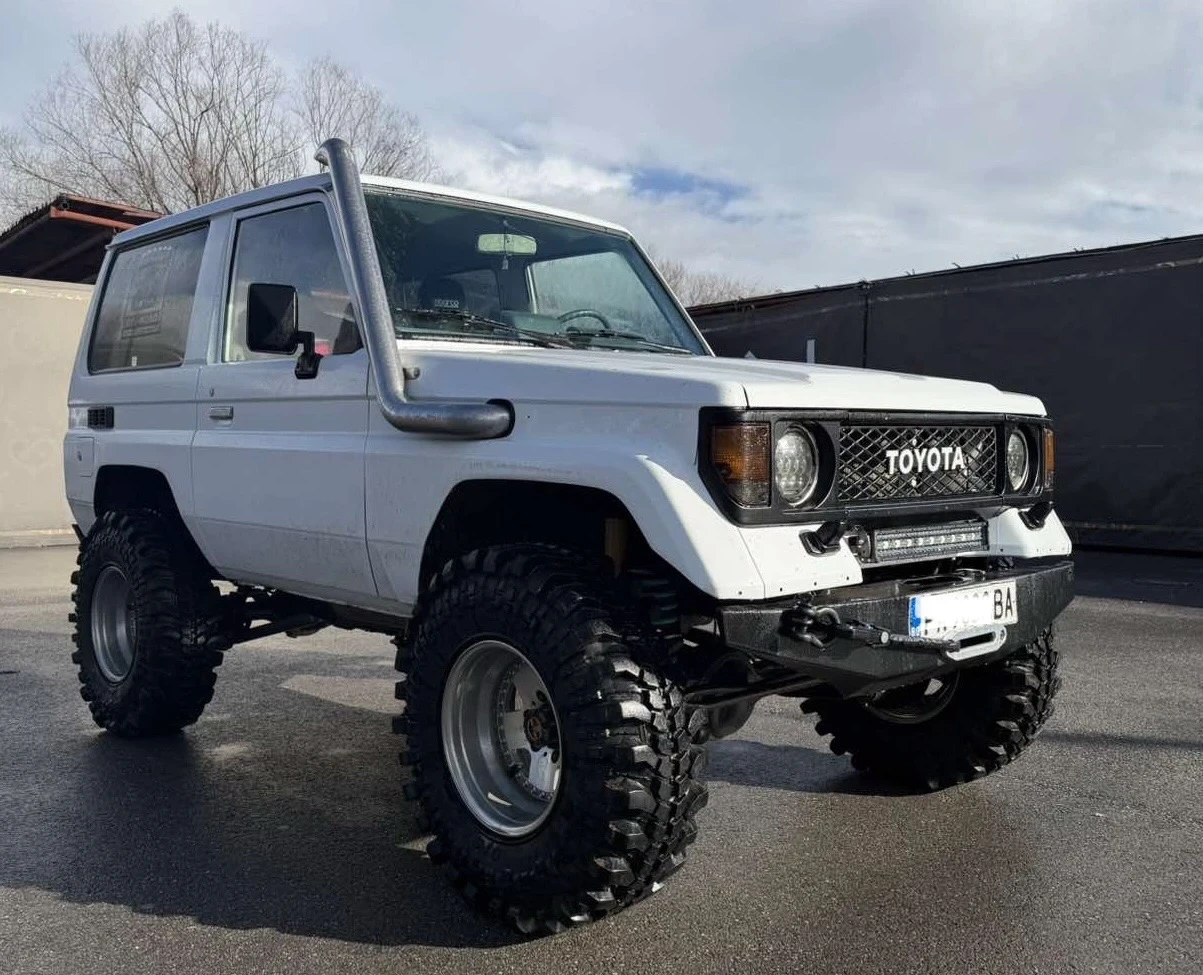 Toyota Land cruiser 4.3 V8, снимка 3 - Автомобили и джипове - 53934834