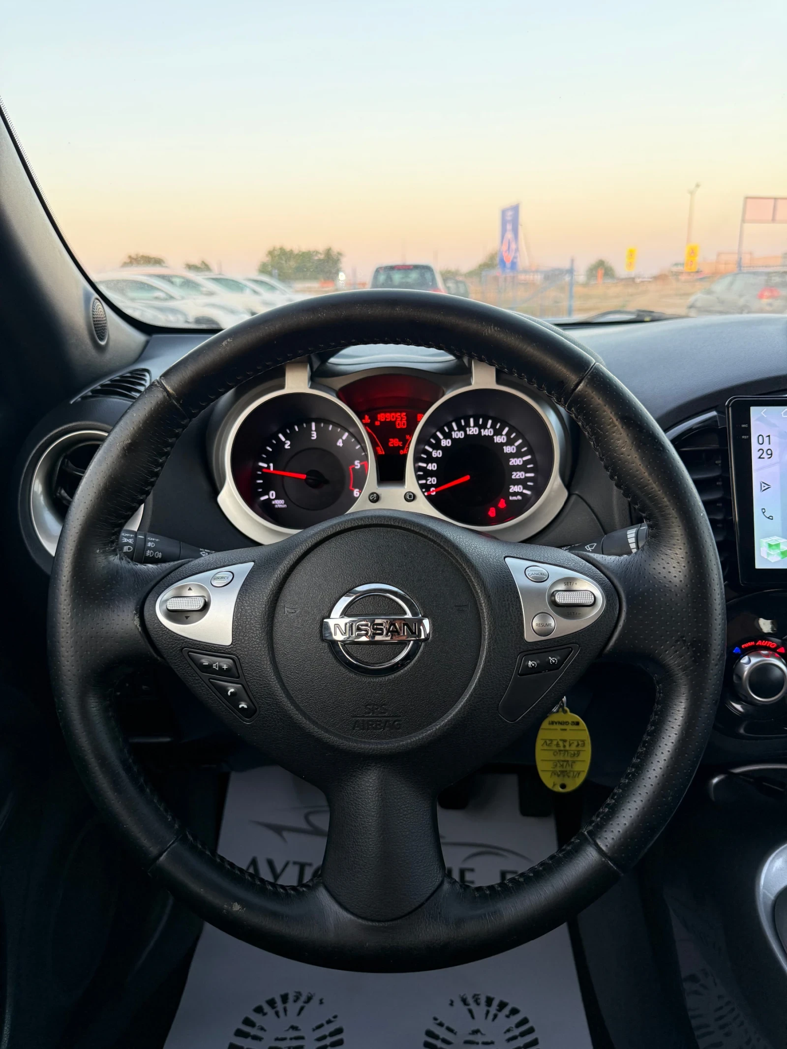 Nissan Juke 1.5 DCi, снимка 11 - Автомобили и джипове - 55539245