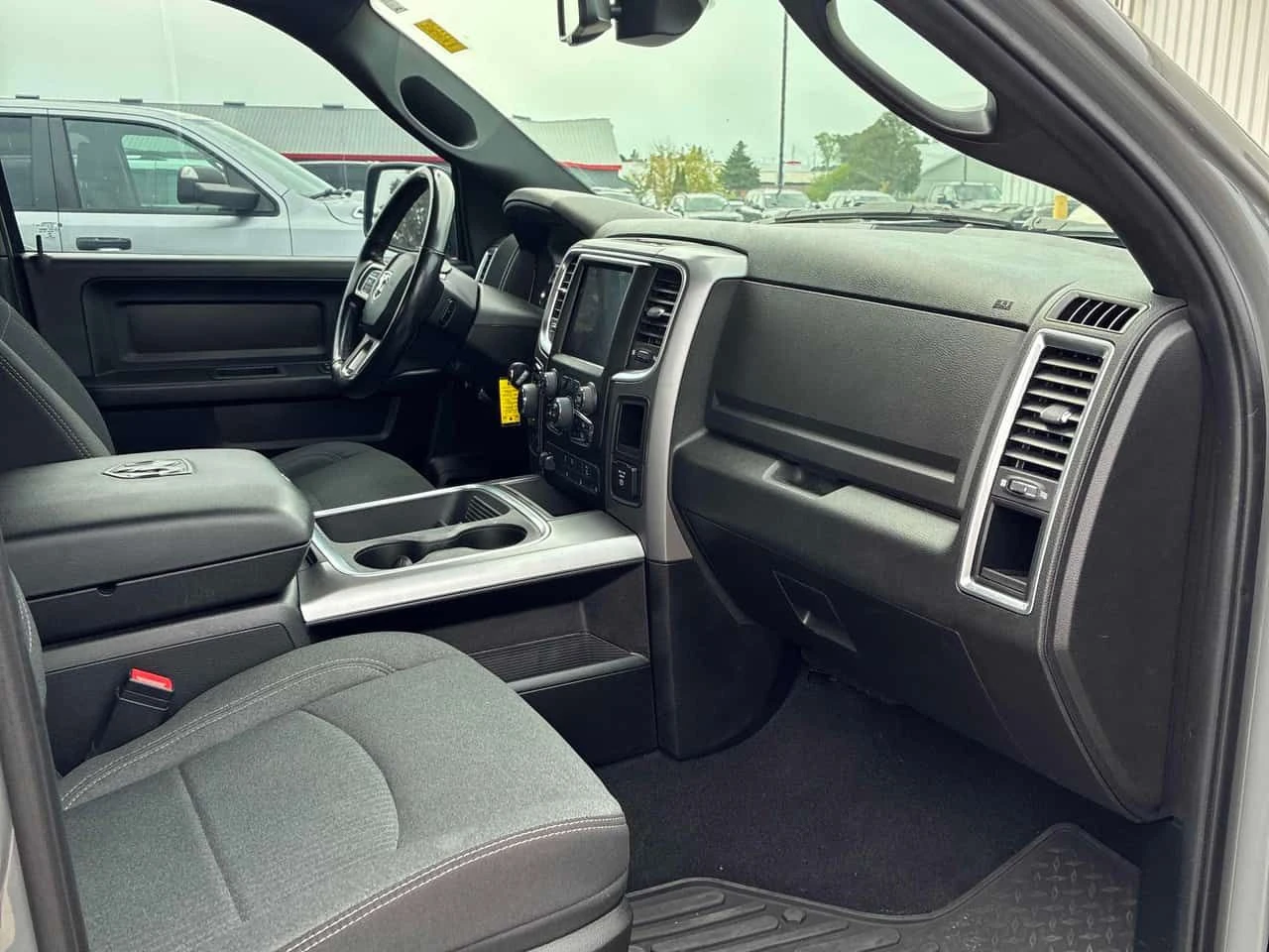Dodge RAM 1500 * Express * АВТОКРЕДИТ БЕЗ ПЪРВОНАЧАЛНА ВНОСКА, снимка 10 - Автомобили и джипове - 55642202