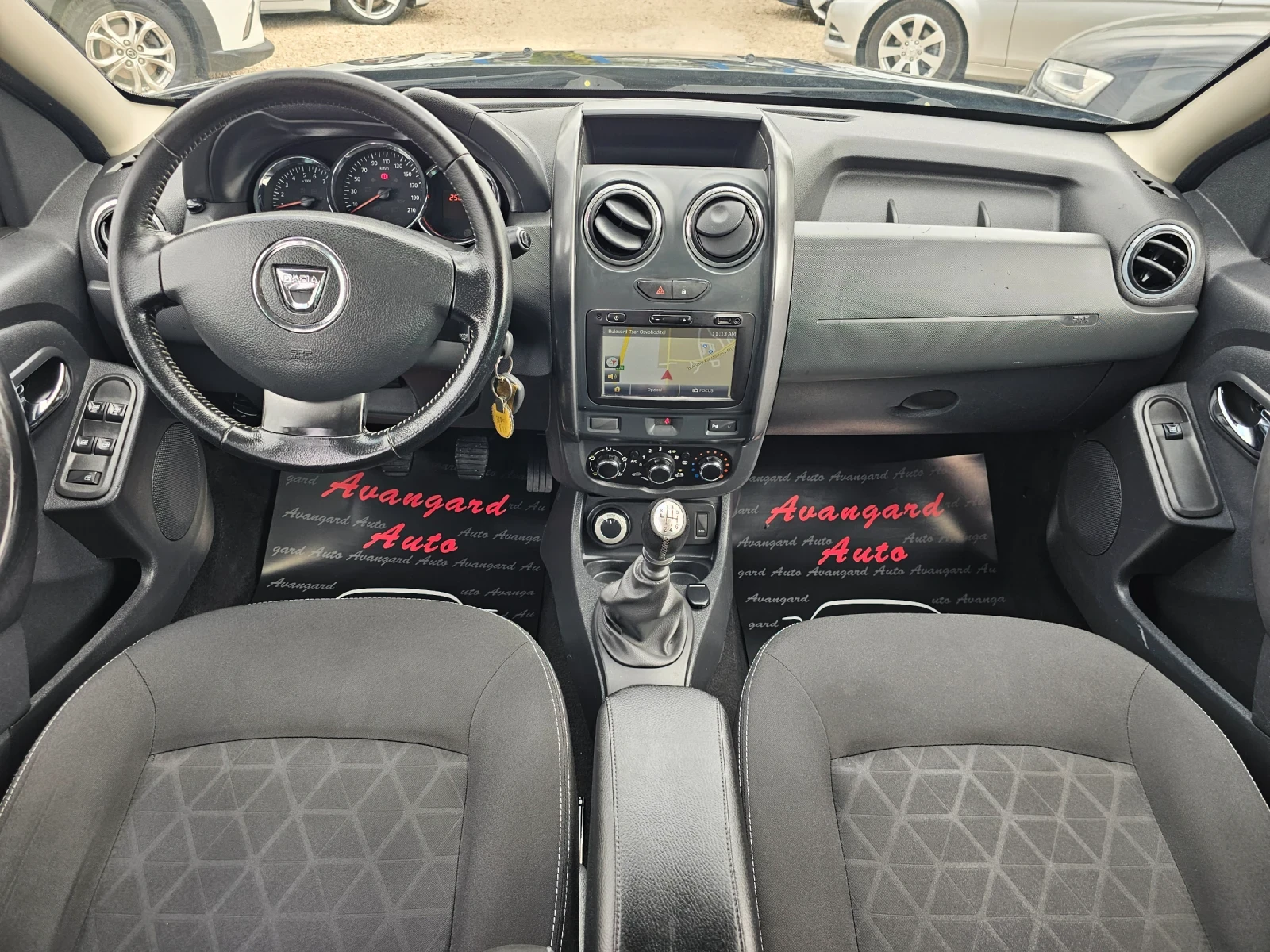 Dacia Duster 1.5dCi, 110к.с., 4х4 , снимка 7 - Автомобили и джипове - 55652901