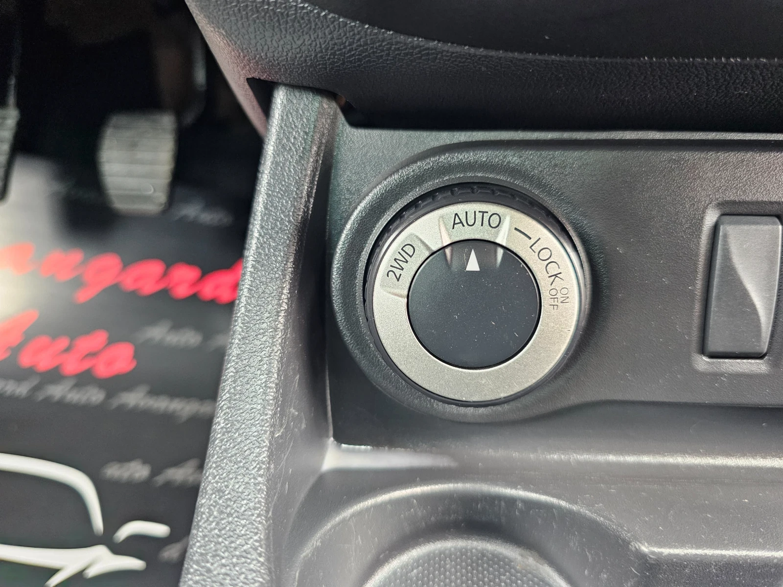 Dacia Duster 1.5dCi, 110к.с., 4х4 , снимка 13 - Автомобили и джипове - 55652901