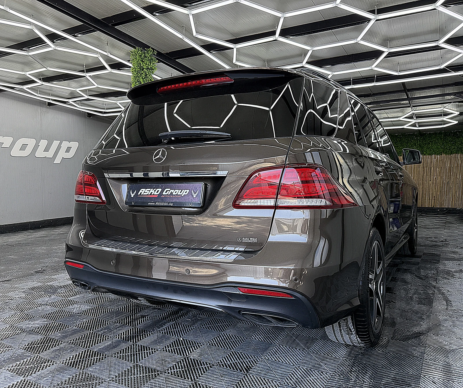Mercedes-Benz GLE 43 AMG AMG/PANORAMA/360-K/ВАКУМ ГЕРМАНИЯ СОБСТВЕН ЛИЗИНГ, снимка 6 - Автомобили и джипове - 56009636