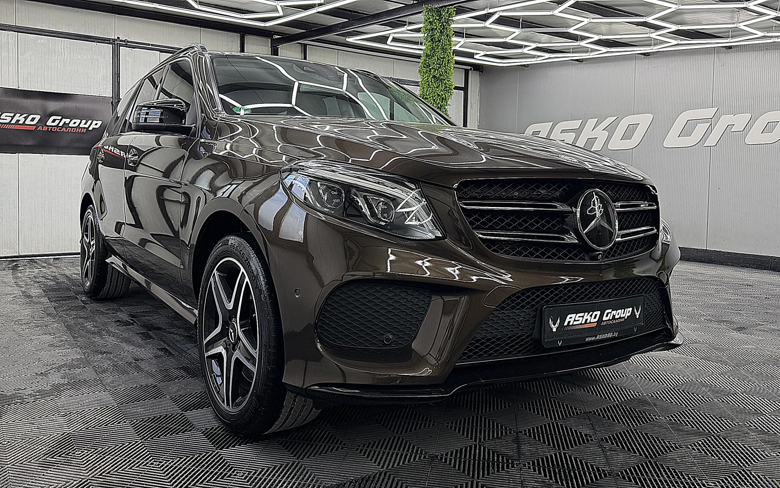 Mercedes-Benz GLE 43 AMG AMG/PANORAMA/360-K/ВАКУМ ГЕРМАНИЯ СОБСТВЕН ЛИЗИНГ, снимка 3 - Автомобили и джипове - 56009636