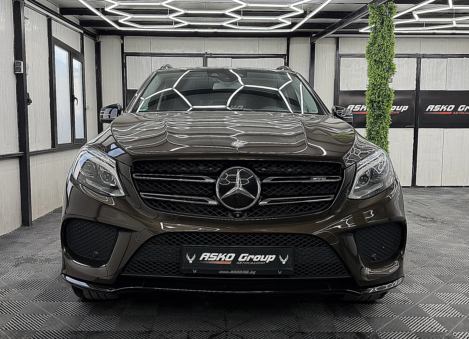 Mercedes-Benz GLE 43 AMG AMG/PANORAMA/360-K/ВАКУМ ГЕРМАНИЯ СОБСТВЕН ЛИЗИНГ, снимка 2 - Автомобили и джипове - 56009636