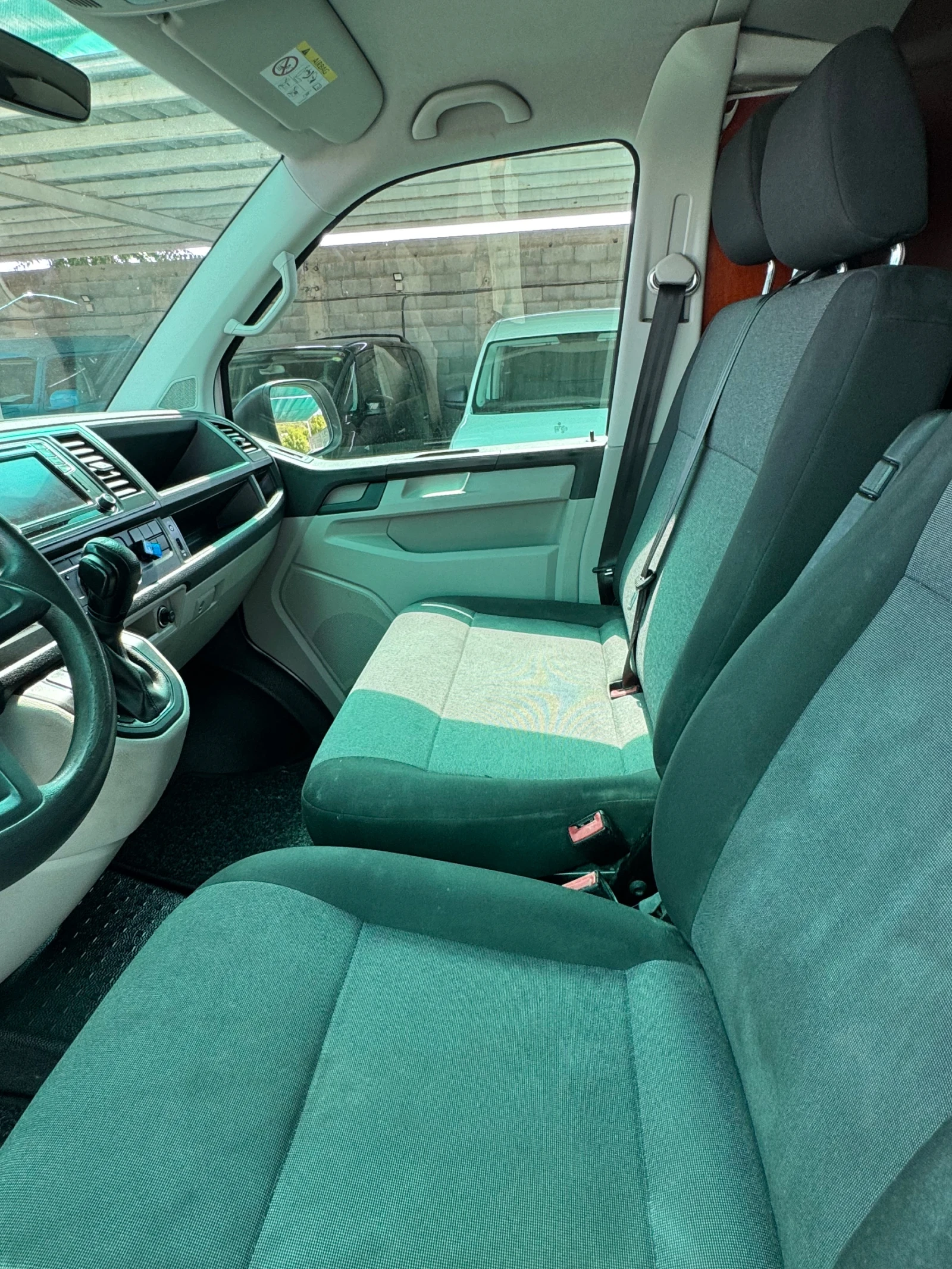 VW Transporter АВТОМАТИК ДЪЛГА БАЗА- L2H1 , снимка 12 - Бусове и автобуси - 55529960