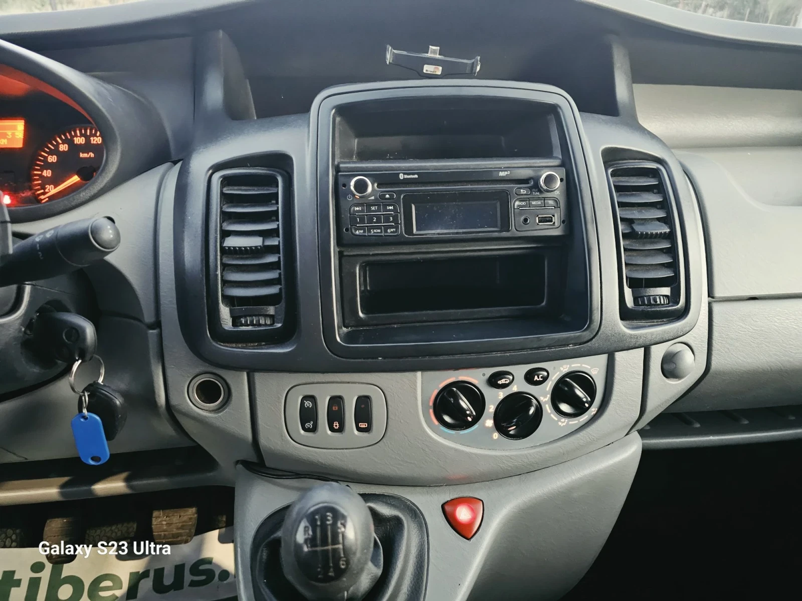 Opel Vivaro 2.0CDTi/L2H2/ТОП, снимка 13 - Бусове и автобуси - 55993492