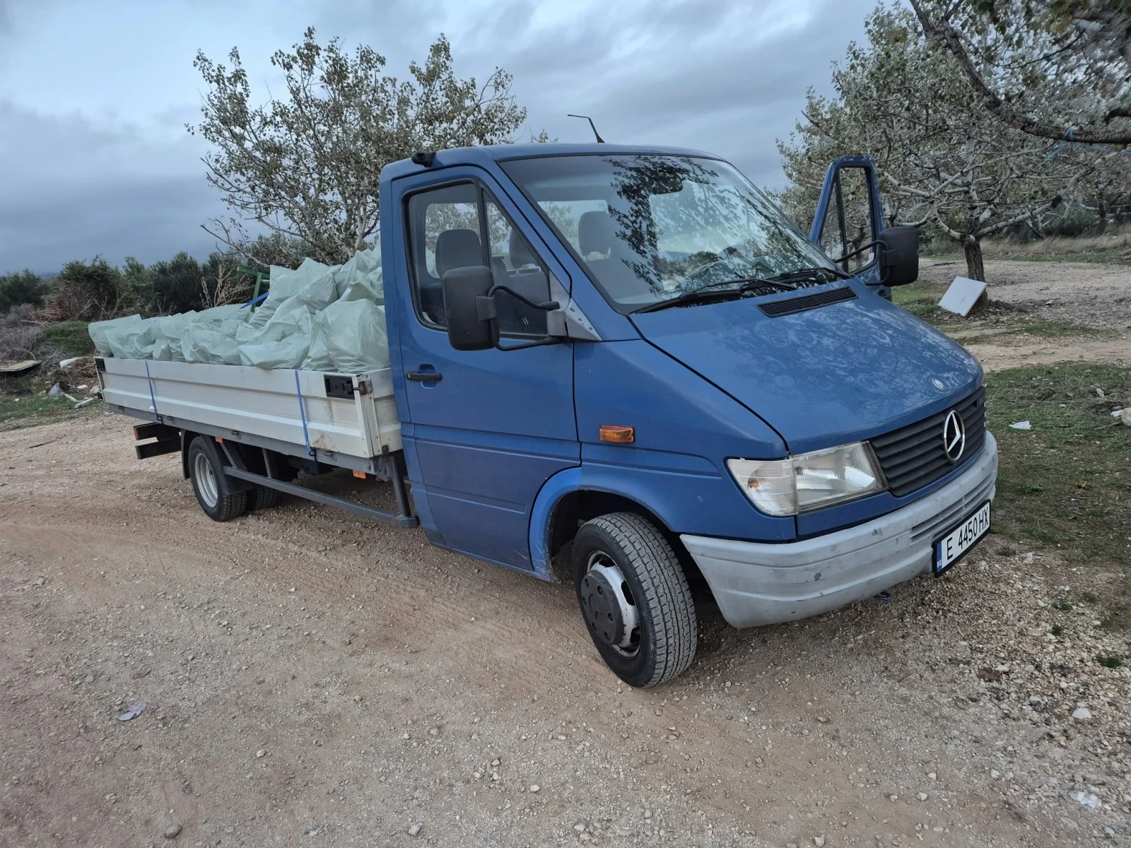 Mercedes-Benz 412 Двойна Гума Б Категория