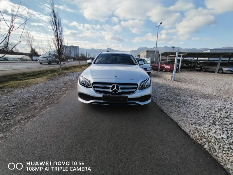 Mercedes-Benz E 220, снимка 1 - Автомобили и джипове - 45743707