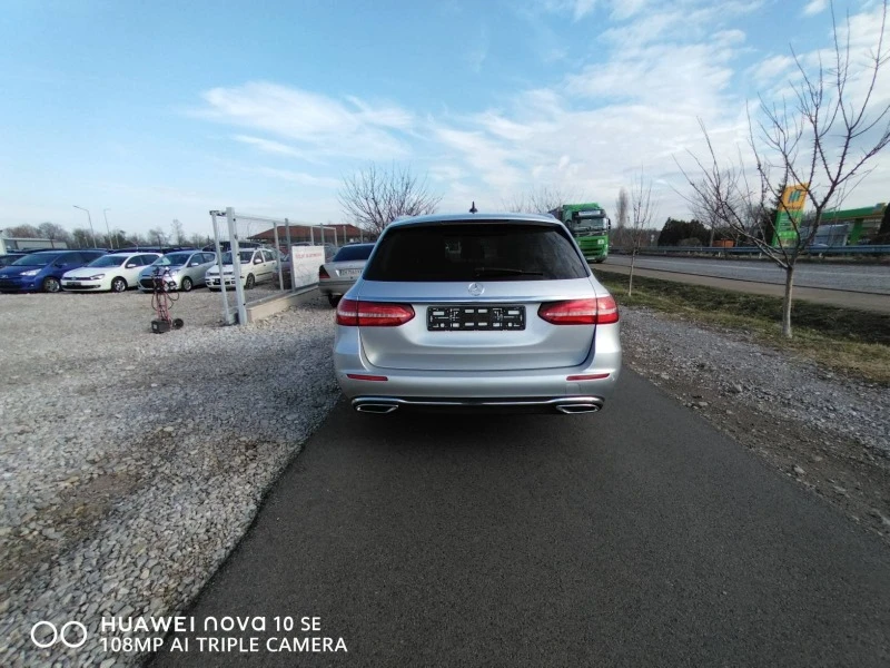 Mercedes-Benz E 220, снимка 5 - Автомобили и джипове - 45743707