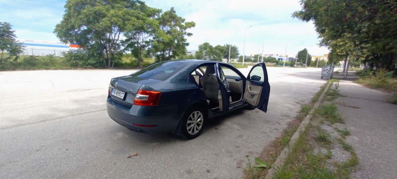 Skoda Octavia, снимка 11 - Автомобили и джипове - 46044354