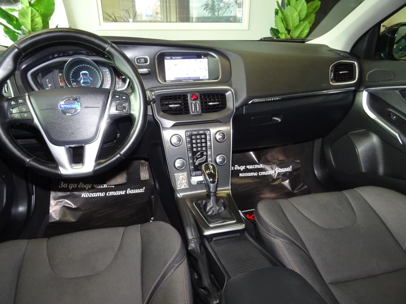 Volvo V40 Cross Country 2.0 D3 150кс Geartronic, снимка 11 - Автомобили и джипове - 48226753